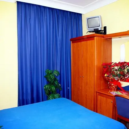 Tre Stelle Hotell 3*